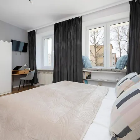 Tasteful In By Renters Apartment *