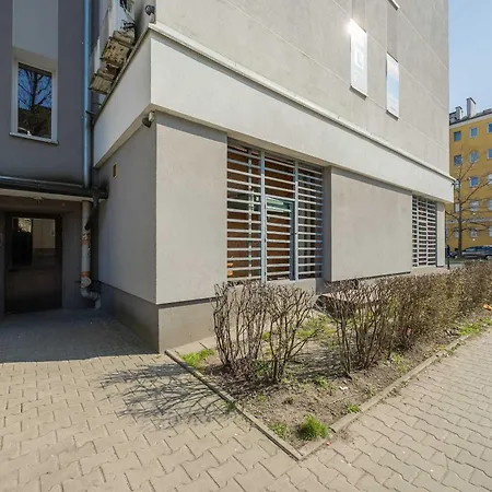 Tasteful In By Renters *
